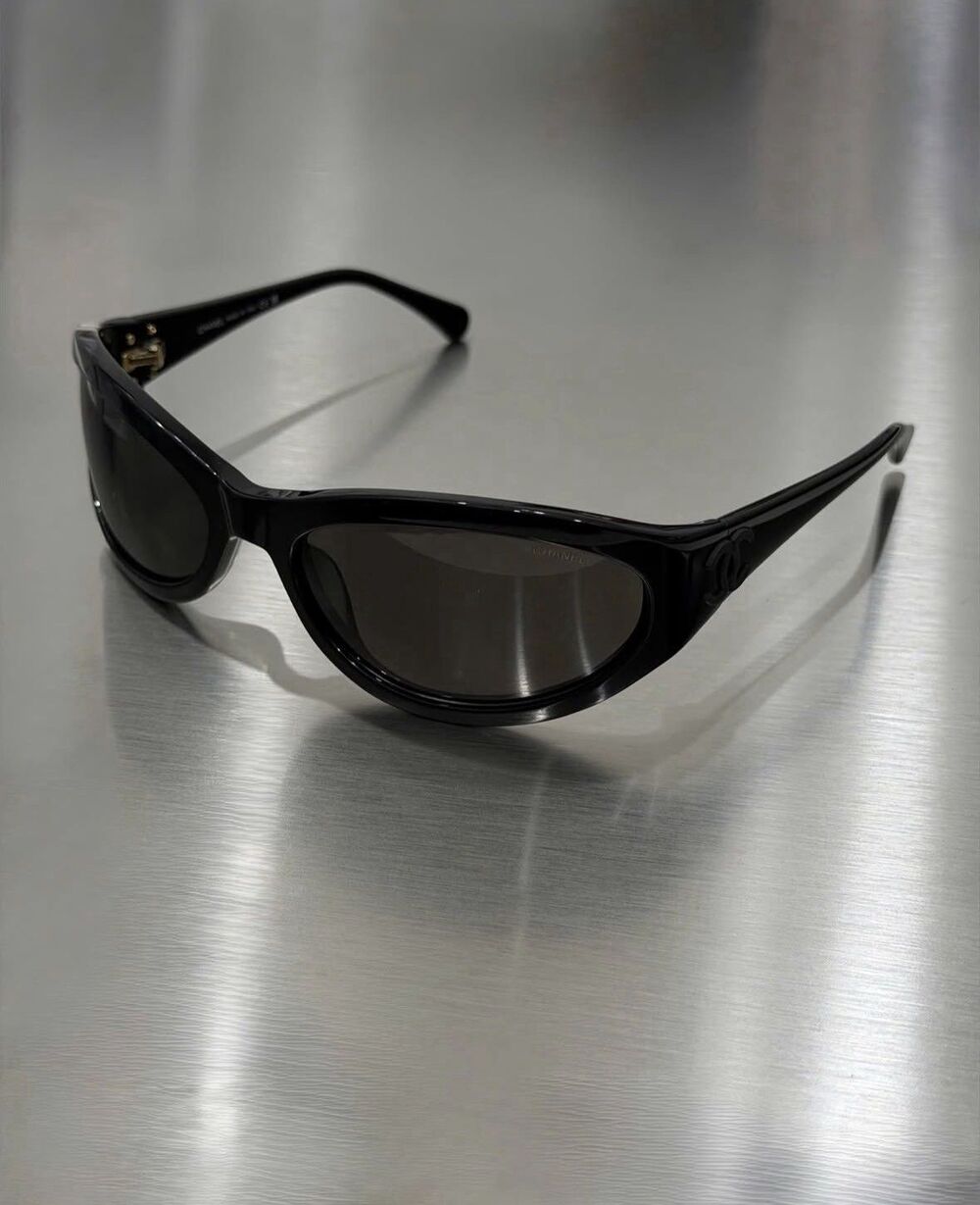 Chanel Shield Sunglasses 2025/2026 - Picture 5 of 10